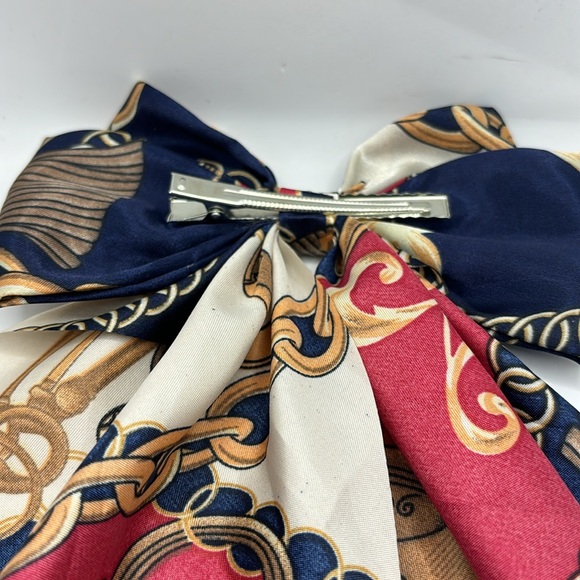 NWOT fashionable bow scarf! - Picture 3 of 3